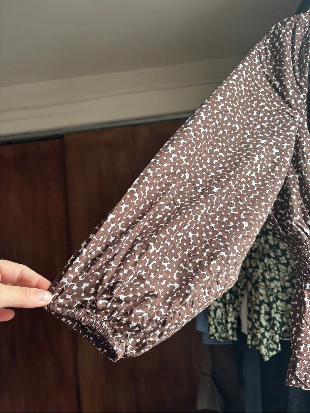 EUC J. Crew V Neck Smocked Waist Peasant Top in Mocha Floral | Women’s Plus XXL